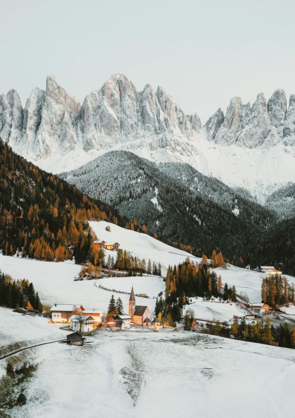 póster montañas nevadas en navidad