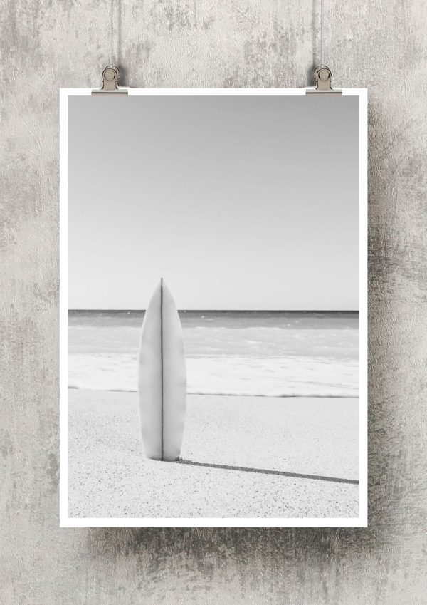 póster tabla de surf en blanco y negro